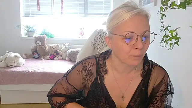 Linsy Kim online show from 01-17-26, 09:25