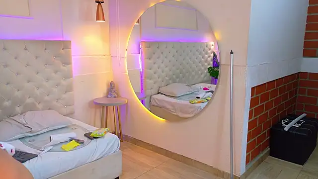 Snapshot of CathMellow chatting on 02-01-26, 09:41 CathMellow online show from 02-01-26, 09:41