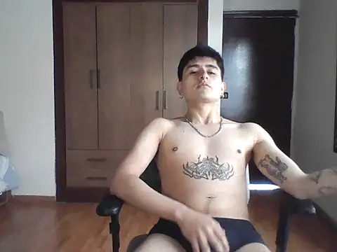 Snapshot of Etolasim chatting on 10-18-25, 09:15 Etolasim online show from 10-18-25, 09:15