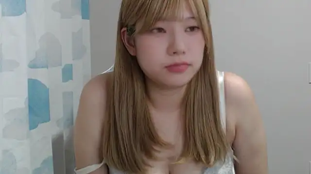 Snapshot of asuka_xoxo chatting on 09-21-25, 08:10 asuka xoxo online show from 09-21-25, 08:10