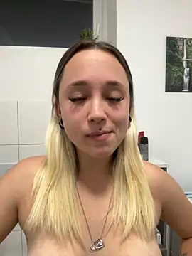 Snapshot of stelli_99 chatting on 10-09-25, 05:55 stelli 99 online show from 10-09-25, 05:55