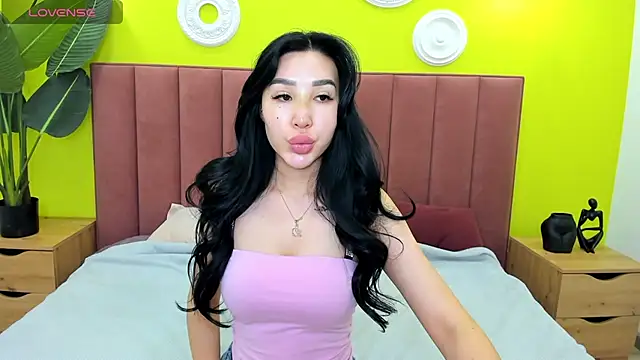 Snapshot of Jennifer_Munoz chatting on 10-19-25, 02:01 Jennifer Munoz online show from 10-19-25, 02:01