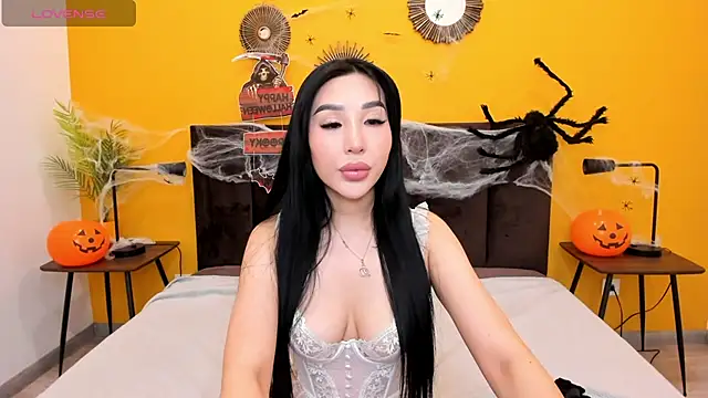 Snapshot of Jennifer_Munoz chatting on 10-29-25, 01:30 Jennifer Munoz online show from 10-29-25, 01:30