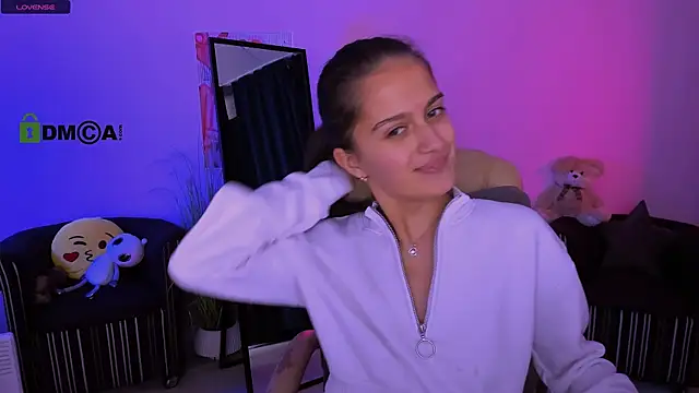 Snapshot of talia_seduce chatting on 10-13-25, 03:12 talia seduce online show from 10-13-25, 03:12