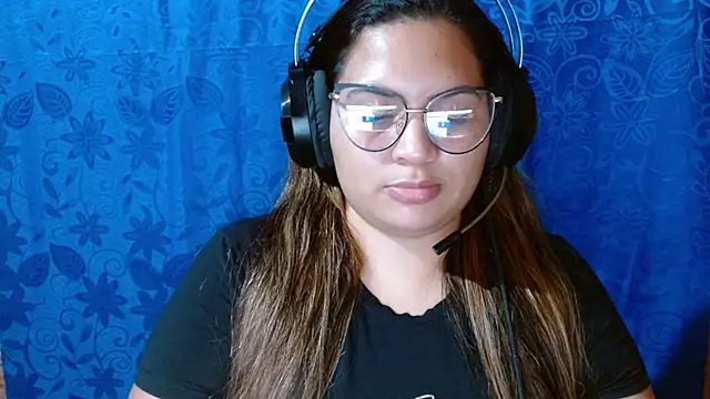 Snapshot of coco_curvy chatting on 10-13-25, 03:39 coco curvy online show from 10-13-25, 03:39