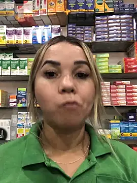 Snapshot of imoly99 chatting on 10-06-25, 07:11 imoly99 online show from 10-06-25, 07:11