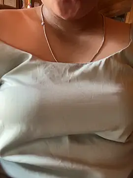 Snapshot of vera9986 chatting on 10-17-25, 02:26 vera9986 online show from 10-17-25, 02:26