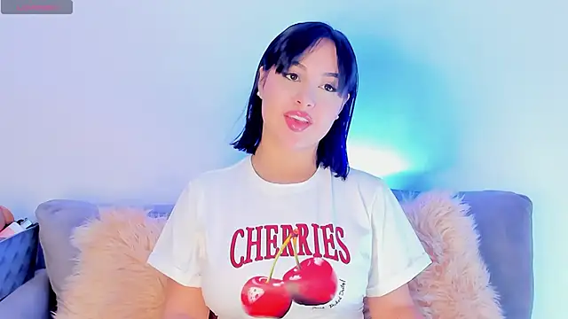 Snapshot of AnaLevii chatting on 12-15-25, 04:22 AnaLevii online show from 12-15-25, 04:22