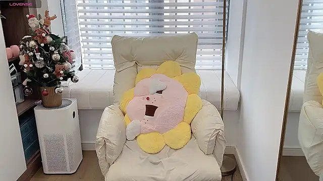 BlueBaby-77 online show from 10-09-25, 04:21