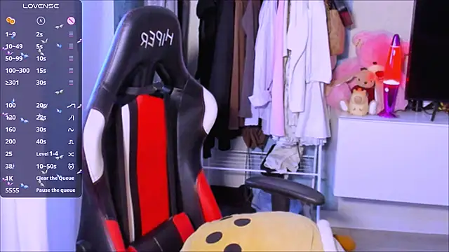 ZoyaMill online show from 10-18-25, 05:32