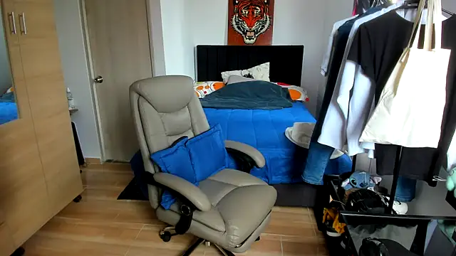 AliottTwink online show from 06-24-26, 01:54
