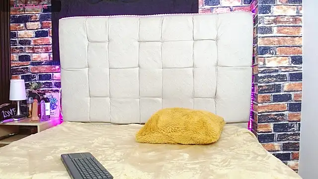 marilunabrown303av online show from 10-21-25, 12:06