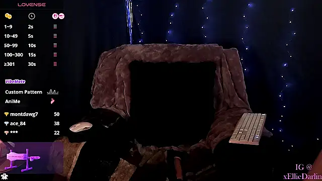 Snapshot of EllieDarlyn chatting on 02-20-26, 01:35 EllieDarlyn online show from 02-20-26, 01:35