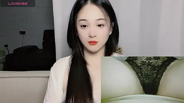 woaiqinqin online show from 10-18-25, 04:08