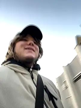 desiredude9 online show from 10-18-25, 11:00