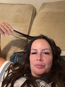 Snapshot of nightingale27 chatting on 09-09-25, 06:40 nightingale27 online show from 09-09-25, 06:40