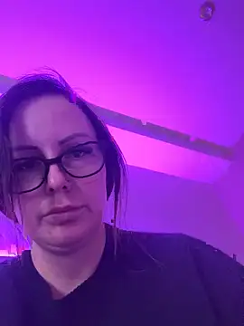 Snapshot of nightingale27 chatting on 10-22-25, 08:08 nightingale27 online show from 10-22-25, 08:08