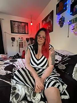 voorheesgirl online show from 04-17-26, 07:39