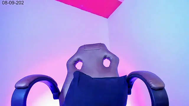 Snapshot of Nova-evs chatting on 09-09-25, 12:10 Nova-evs online show from 09-09-25, 12:10