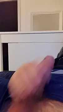 Snapshot of NewJoiner chatting on 09-25-25, 08:12 NewJoiner online show from 09-25-25, 08:12