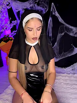 AubrieleRouj1 online show from 10-31-25, 04:52