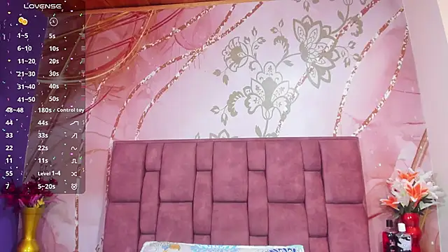 luna maisonn online show from 12-15-25, 08:13