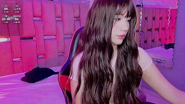 Snapshot of ZharaLux chatting on 01-14-26, 12:33 ZharaLux online show from 01-14-26, 12:33