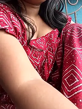 Snapshot of Aaradhya_Sharma chatting on 10-20-25, 10:16 Aaradhya Sharma online show from 10-20-25, 10:16