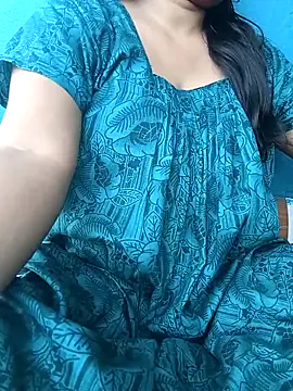 Snapshot of Aaradhya_Sharma chatting on 10-24-25, 11:28 Aaradhya Sharma online show from 10-24-25, 11:28