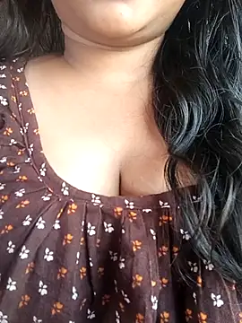 Snapshot of Aaradhya_Sharma chatting on 10-27-25, 09:57 Aaradhya Sharma online show from 10-27-25, 09:57