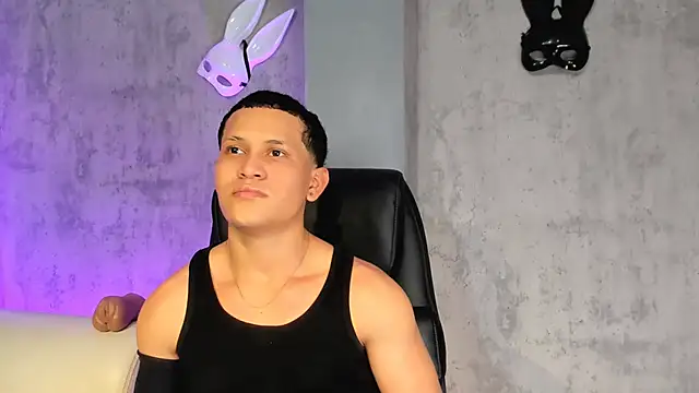 Snapshot of Manuel_FPG chatting on 10-04-25, 08:18 Manuel FPG online show from 10-04-25, 08:18