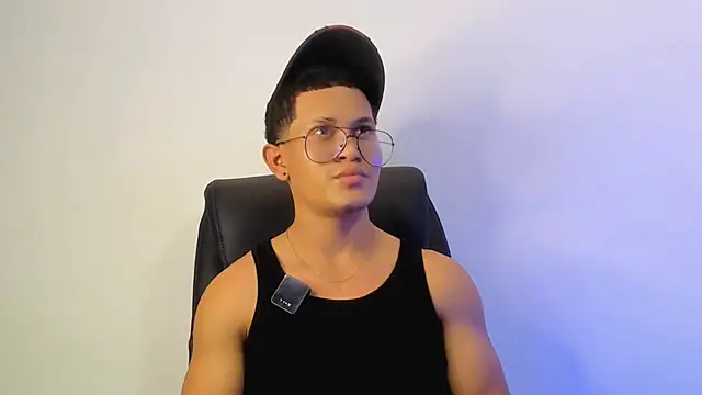 Snapshot of Manuel_FPG chatting on 10-08-25, 07:55 Manuel FPG online show from 10-08-25, 07:55