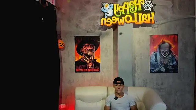 Snapshot of Manuel_FPG chatting on 10-13-25, 12:43 Manuel FPG online show from 10-13-25, 12:43