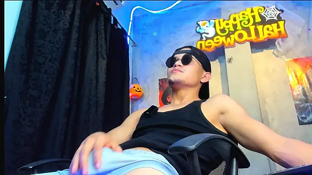 Snapshot of Manuel_FPG chatting on 10-27-25, 01:20 Manuel FPG online show from 10-27-25, 01:20