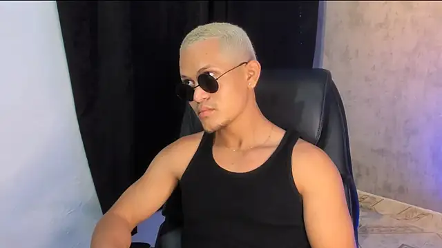 Snapshot of Manuel_FPG chatting on 11-13-25, 02:54 Manuel FPG online show from 11-13-25, 02:54