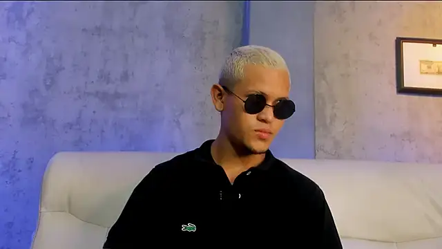 Snapshot of Manuel_FPG chatting on 11-18-25, 02:39 Manuel FPG online show from 11-18-25, 02:39