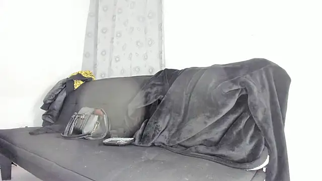 mila dash online show from 11-08-25, 01:06