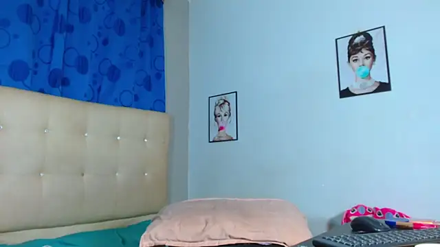 ebonny ts online show from 09-19-25, 11:44