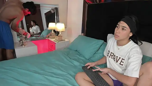 Snapshot of Kylie_Patrick chatting on 09-12-25, 01:06 Kylie Patrick online show from 09-12-25, 01:06