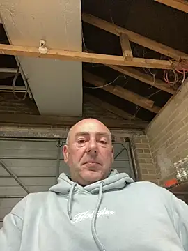 Richmcgee online show from 03-28-26, 08:19