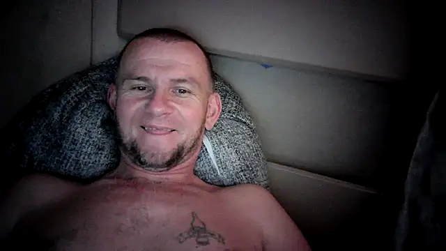 Snapshot of RoadDaddyXL chatting on 09-12-25, 10:43 RoadDaddyXL online show from 09-12-25, 10:43