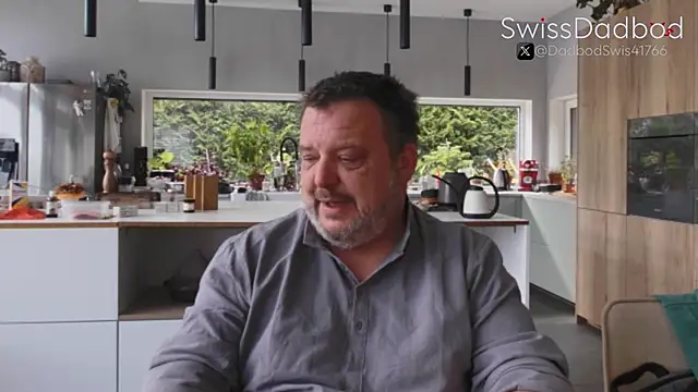 Snapshot of SwissDadbod chatting on 10-05-25, 10:24 SwissDadbod online show from 10-05-25, 10:24