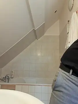 Snapshot of Devran464354 chatting on 10-23-25, 11:09 Devran464354 online show from 10-23-25, 11:09