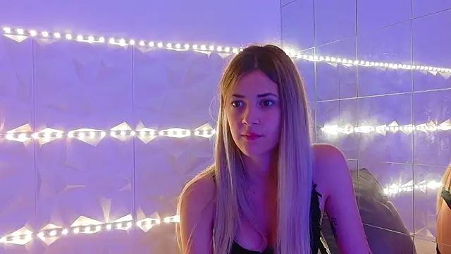 Snapshot of Aishha_ chatting on 09-12-25, 05:18 Aishha online show from 09-12-25, 05:18