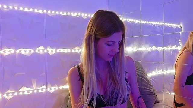 Snapshot of Aishha_ chatting on 09-15-25, 05:29 Aishha online show from 09-15-25, 05:29