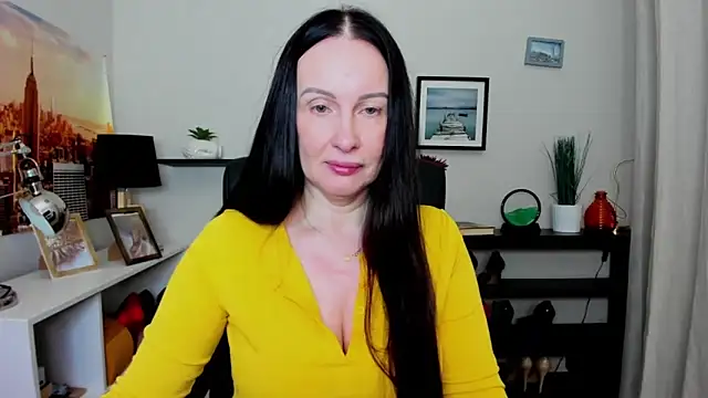 Snapshot of Velvet_Jasmine chatting on 10-14-25, 05:30 Velvet Jasmine online show from 10-14-25, 05:30