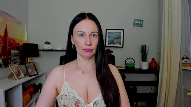 Snapshot of Velvet_Jasmine chatting on 10-22-25, 05:30 Velvet Jasmine online show from 10-22-25, 05:30