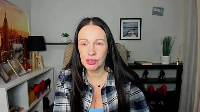 Velvet Jasmine online show from 12-18-25, 06:30