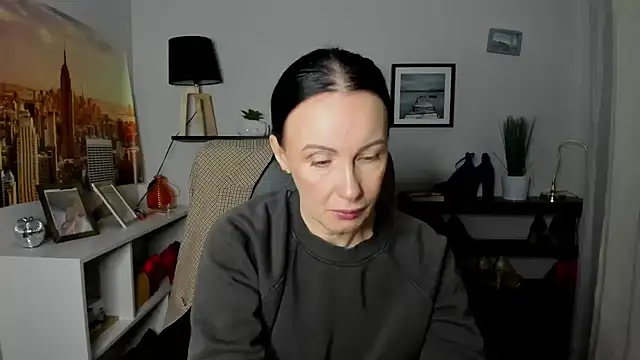 Velvet Jasmine online show from 02-17-26, 06:21