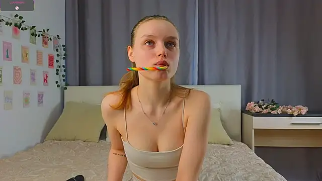 Snapshot of MandaReh chatting on 12-02-25, 04:07 MandaReh online show from 12-02-25, 04:07